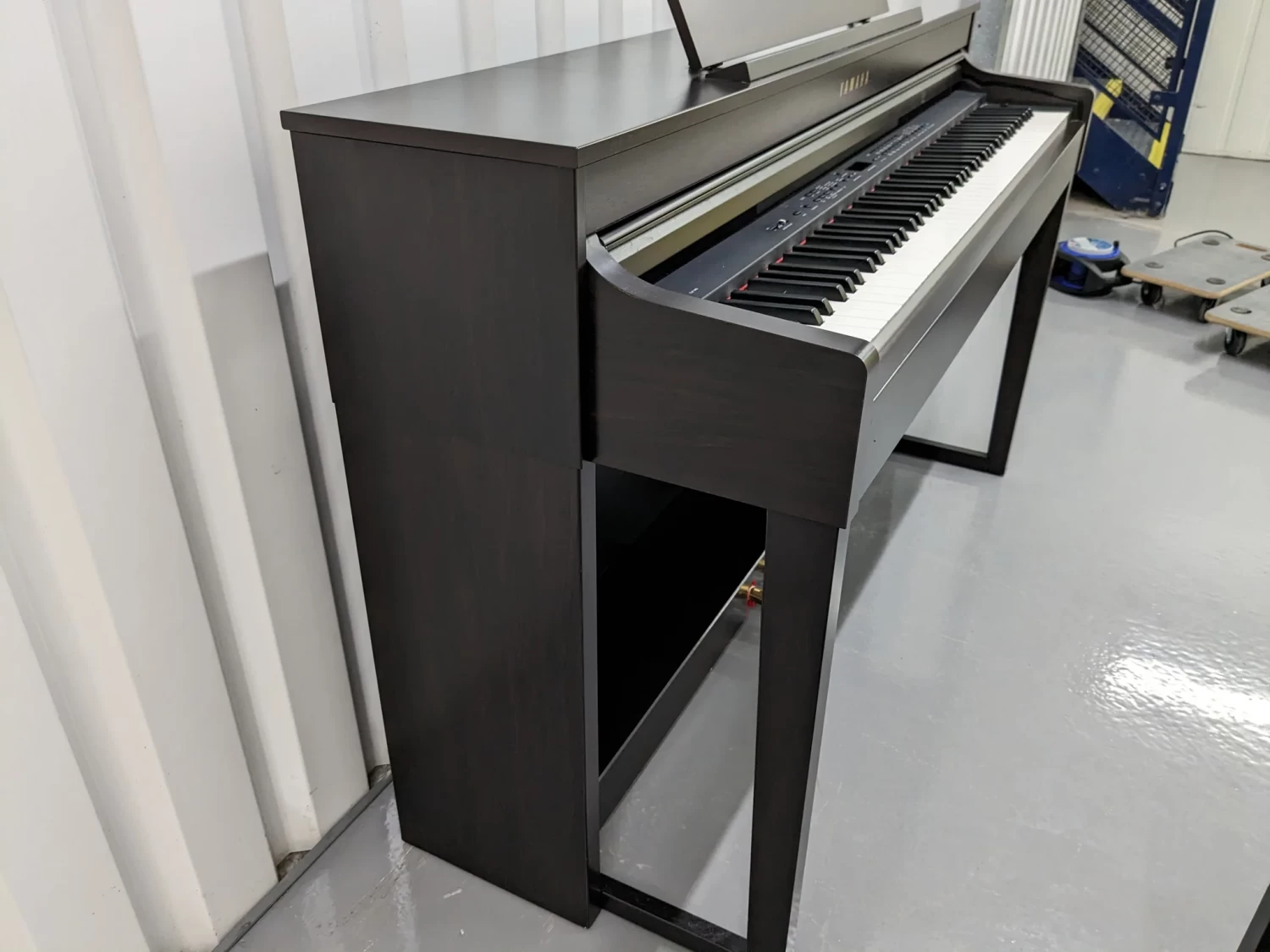 YAMAHA CLAVINOVA CLP 440 ROSEWOOD