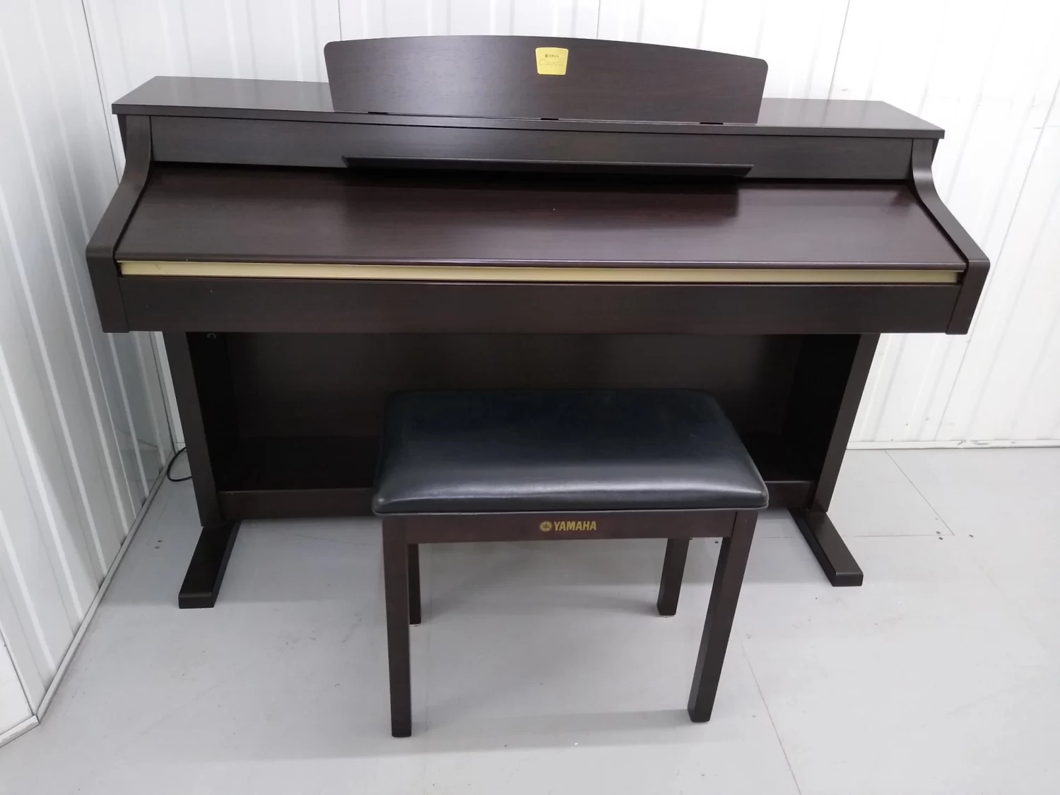 Yamaha Clavinova 330 Digital Piano