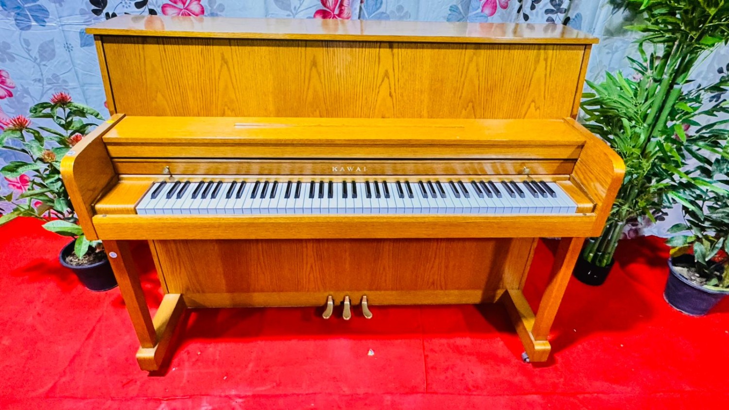 Kawai 506S Studio Upright Piano - Mahogany | Used Pianos Dubai