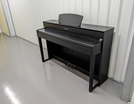 Yamaha Clavinova CLP 535 Black Digital Pianos