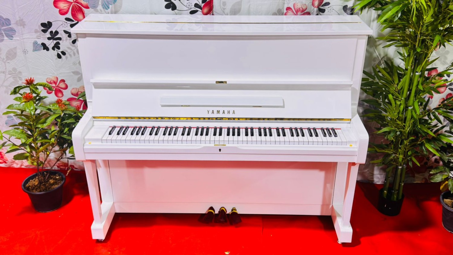 Yamaha U1 White Upright Piano - Made in Japan | Used Pianos Dubai