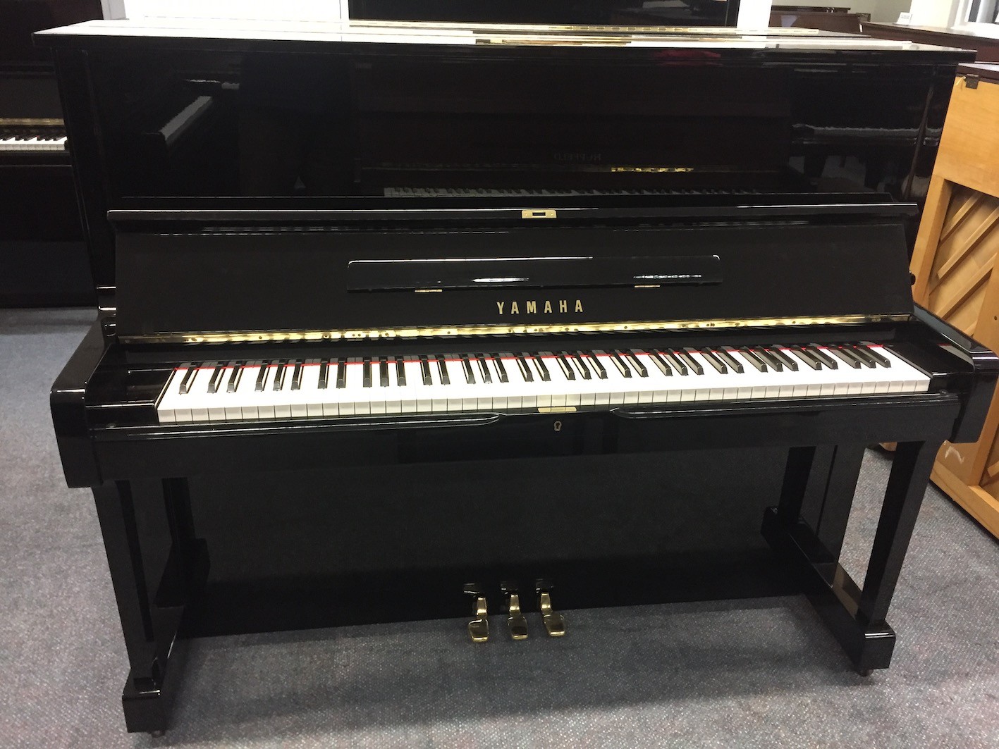 Yamaha U1H Upright Piano - Classic Polished Ebony Black (Made in Japan) | Used Pianos Dubai
