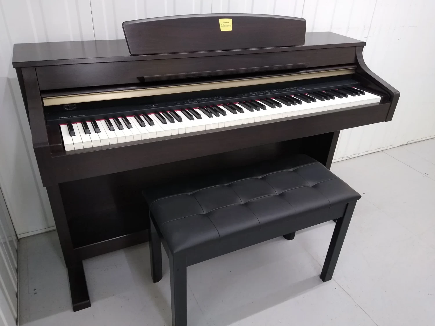 Yamaha Clavinova CLP 330 Digital Piano